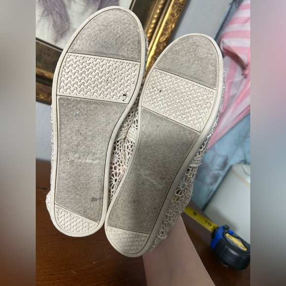 5/$25 TOMS Women's Cream Crochet Espadrilles - Picture 6 of 6